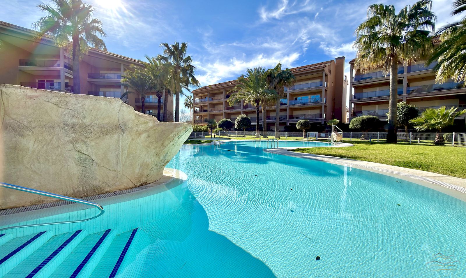 Appartement te koop in de voorkant van het Arenal strand in Javea