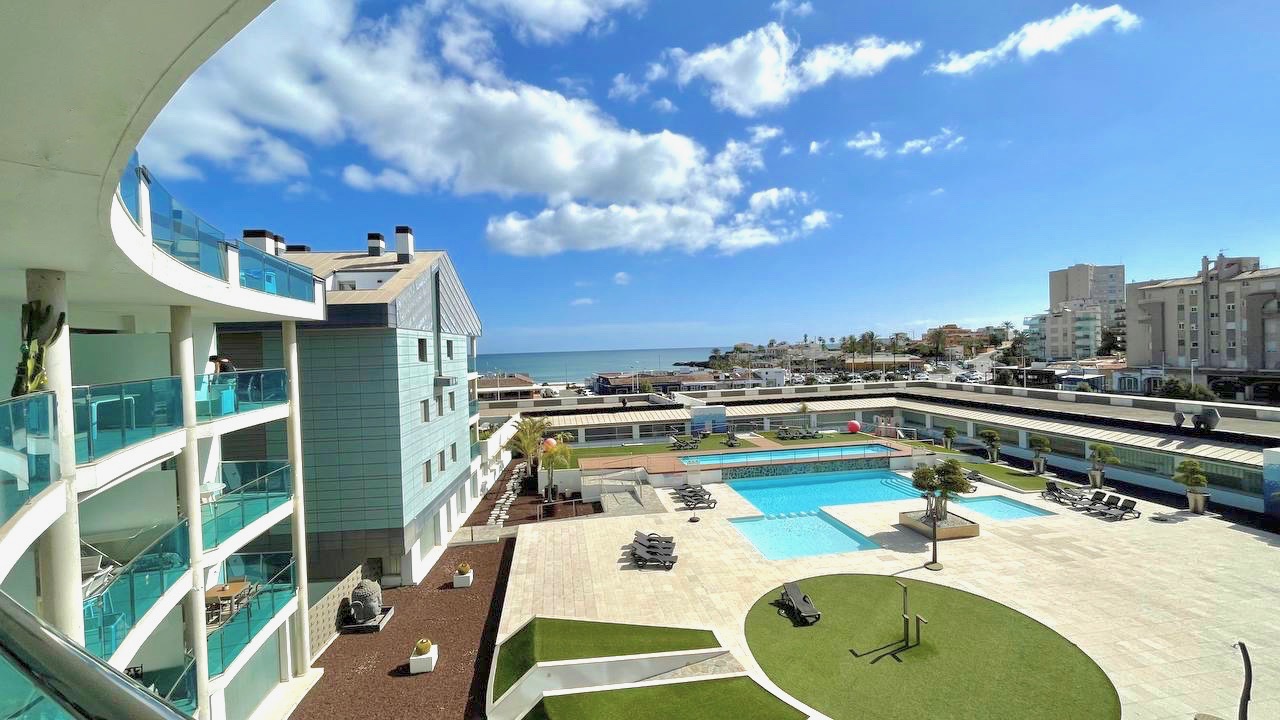 Appartement te koop met zeezicht in Playa del Arenal - Javea