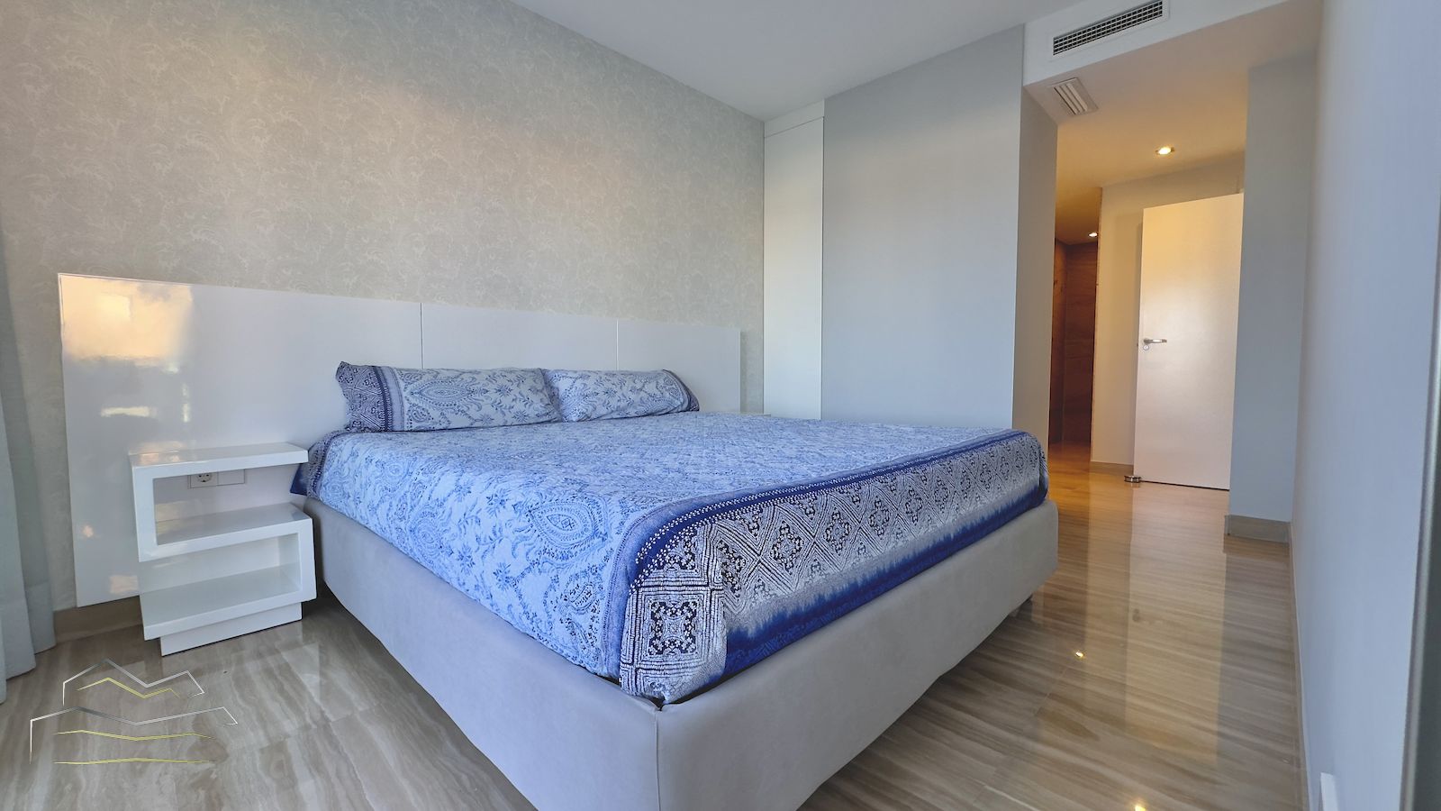 Appartement te koop met uitzicht op zee, privézwembad in Playa del Arenal - Javea