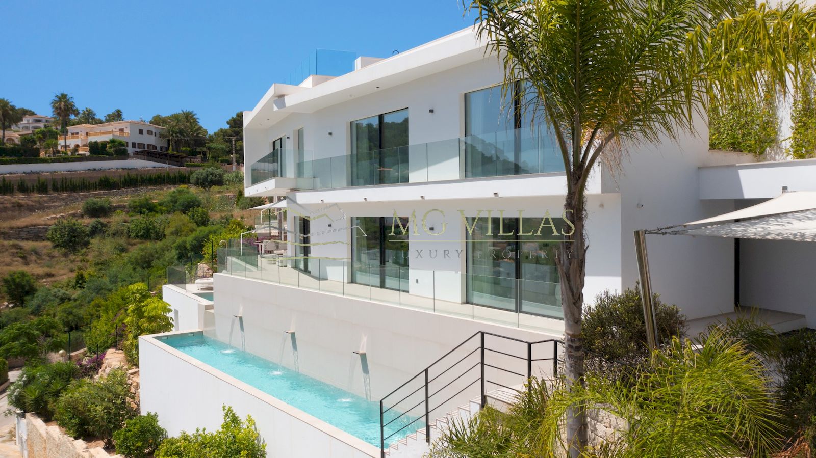 Moderne design villa te koop met zeezicht in Javea