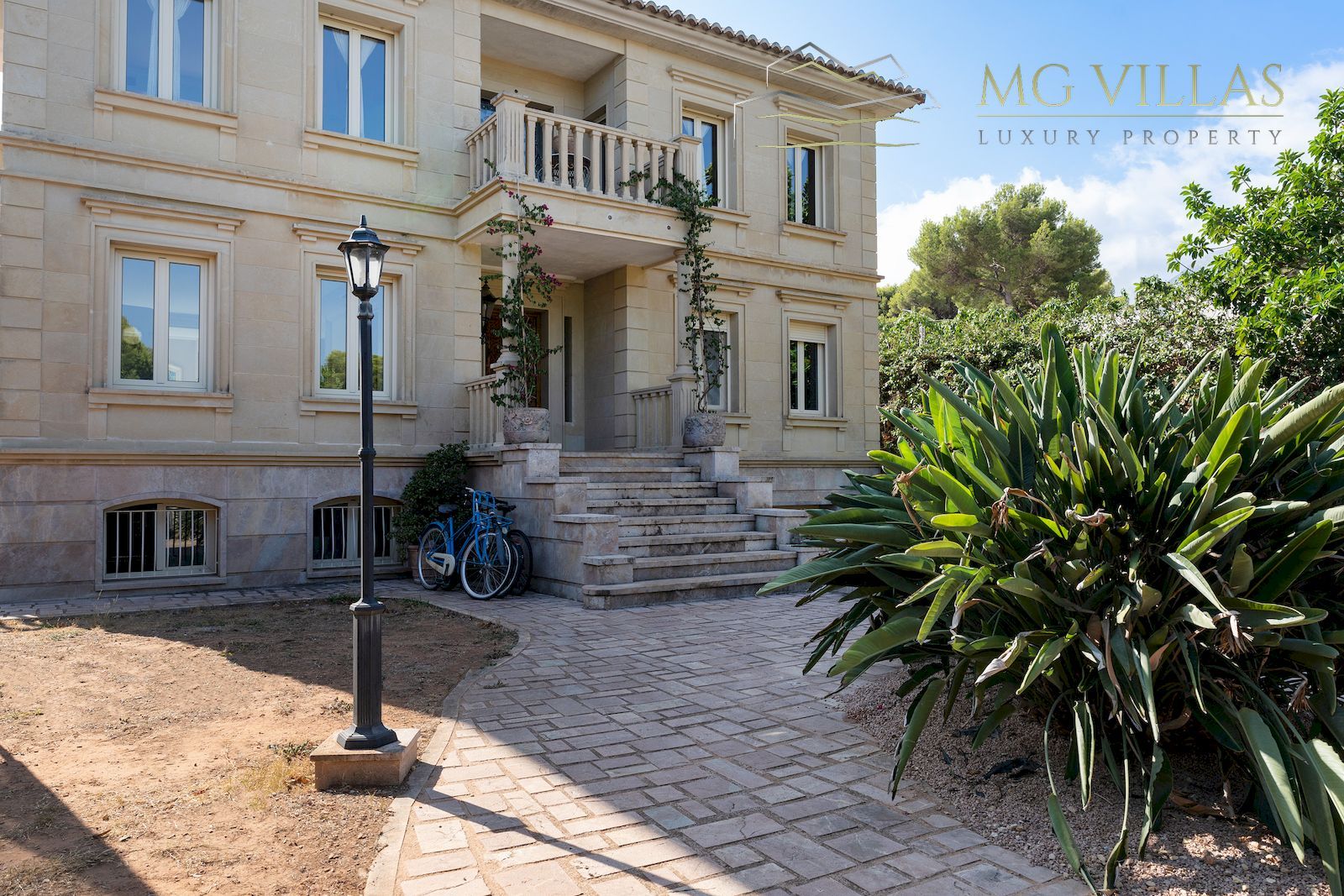 Elegante Villa te koop in Las Rotas - Denia