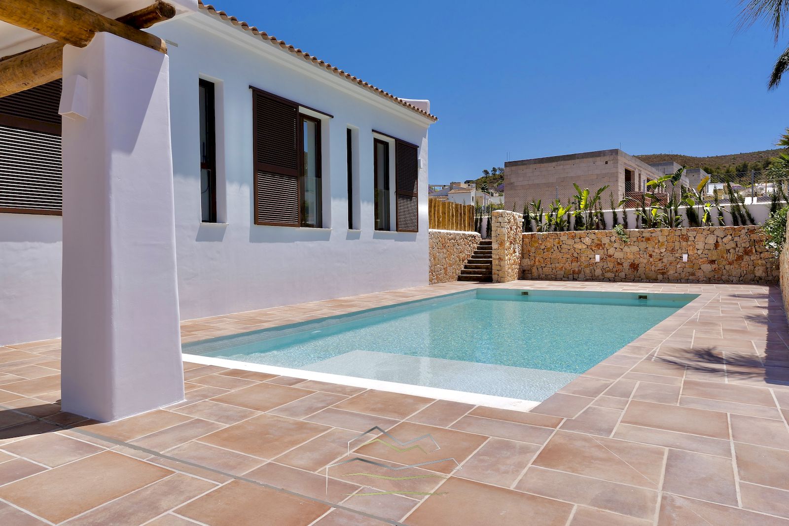 Villa in Ibiza-stijl te koop in Javea