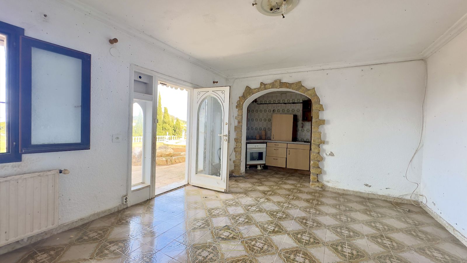 Villa te koop om te renoveren met zeezicht in Javea