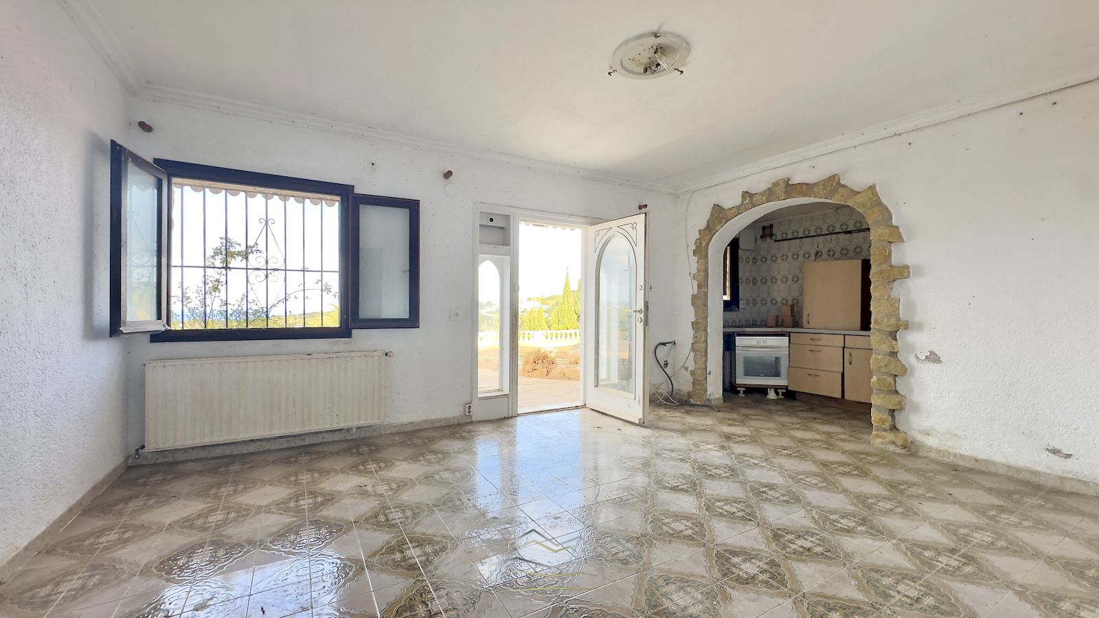 Villa te koop om te renoveren met zeezicht in Javea