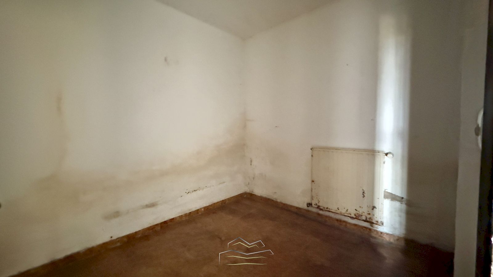 Villa te koop om te renoveren met zeezicht in Javea