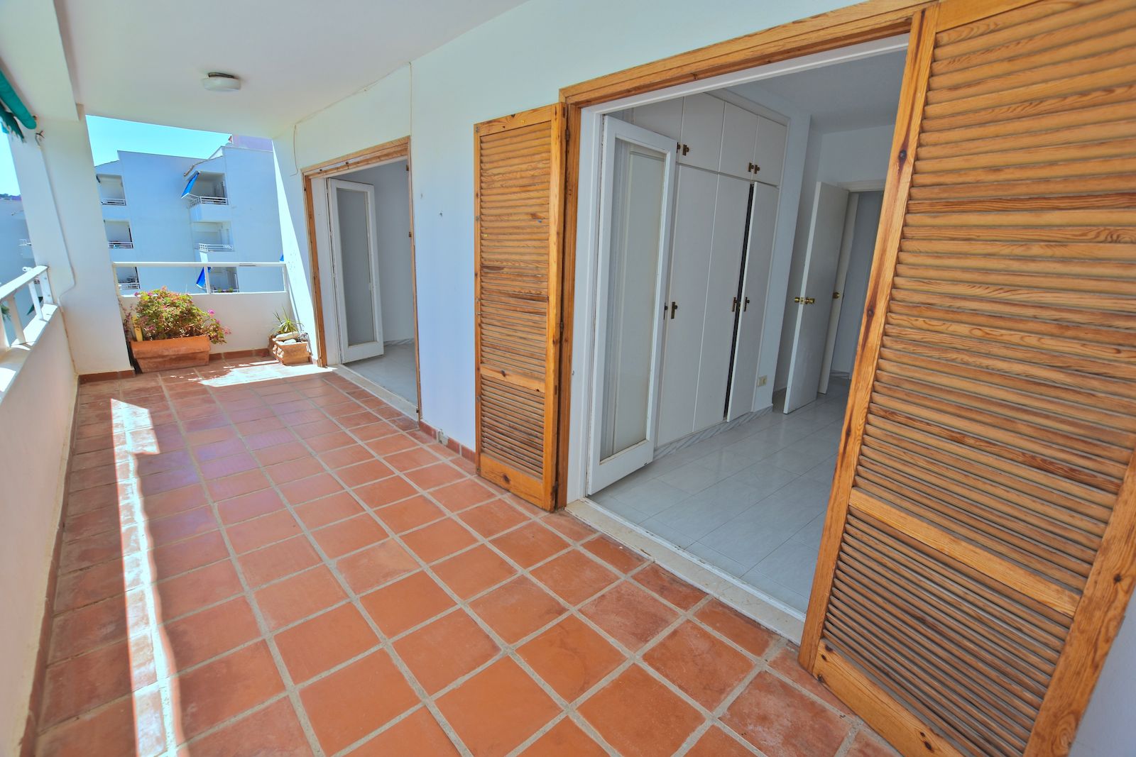 Appartement te koop met zeezicht in Cala Blanca - Javea