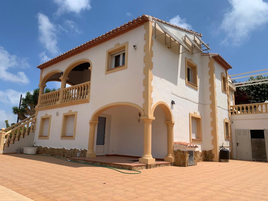 Villa te koop in Adsubia dicht bij alle voorzieningen - Javea