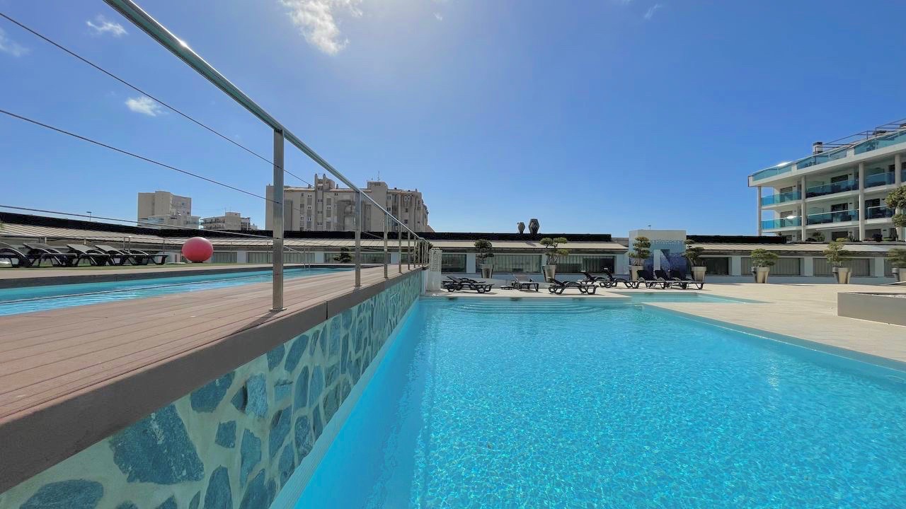 Appartement te koop met uitzicht op zee in de frontlinie van het Arenal-strand - Javea